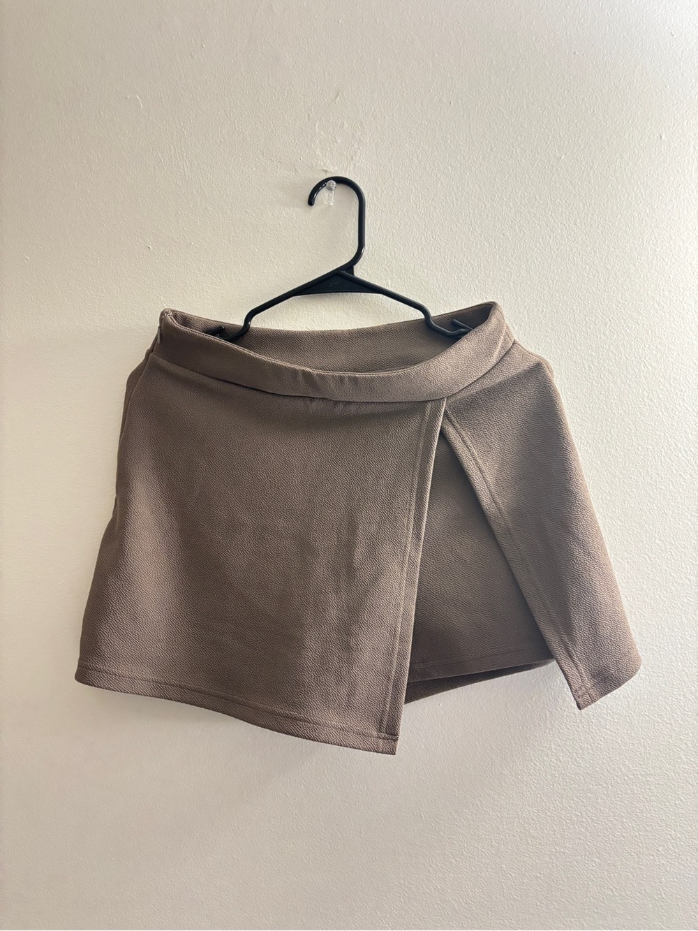 NWOT Co-ord Set!! Women’s Taupe Wrap Skort with Top - Classic A-Line Style